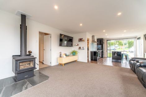 Photo of property in 21 Weston Road, Holmes Hill, Oamaru, 9401