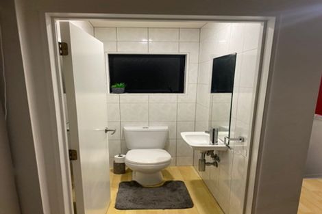Photo of property in 69a/3 Chivalry Road, Glenfield, Auckland, 0629