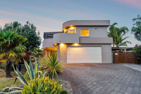 Photo of property in 15 Seychelles Drive, Papamoa Beach, Papamoa, 3118