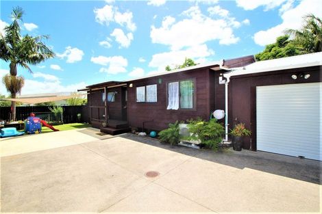 Photo of property in 17 Garelja Road, Henderson, Auckland, 0612