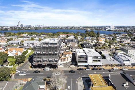 Photo of property in 304/110 Kitchener Road, Milford, Auckland, 0620