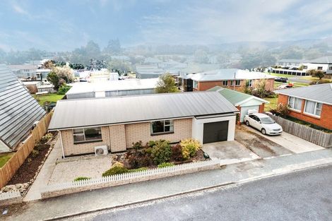 Photo of property in 12 Cowper Street, Milton, 9220