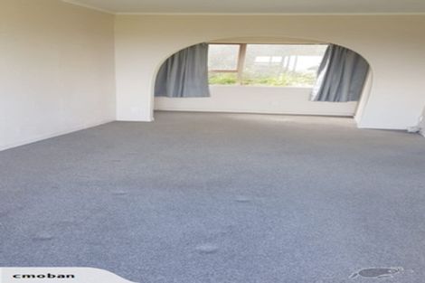 Photo of property in 8b Middlesex Place, Northland, Wellington, 6012