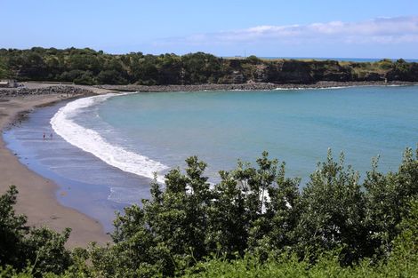 Photo of property in 18 Pohutukawa Drive, Opunake, 4616