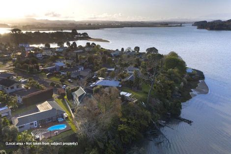 Photo of property in 119 Hamilton Drive, Waiuku, 2123