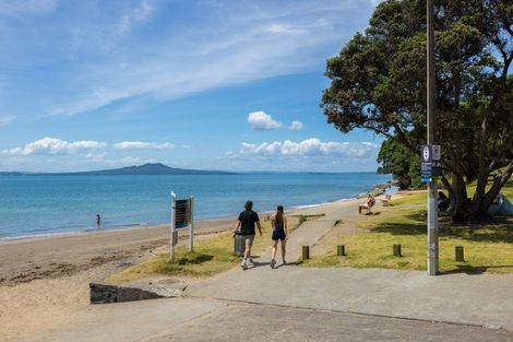 Photo of property in 525 Beach Road, Murrays Bay, Auckland, 0630