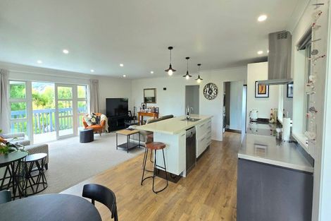 Photo of property in Cotswold Cottage B & B, 46 Maramarahi Road, Thames, 3578