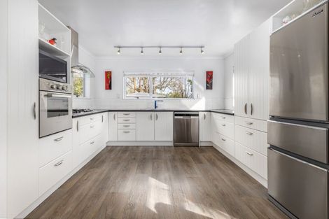 Photo of property in 154 Main Road, Levin, 5510
