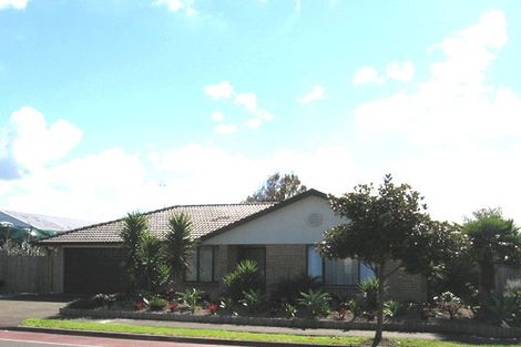 Photo of property in 7 Gunner Drive, Te Atatu Peninsula, Auckland, 0610