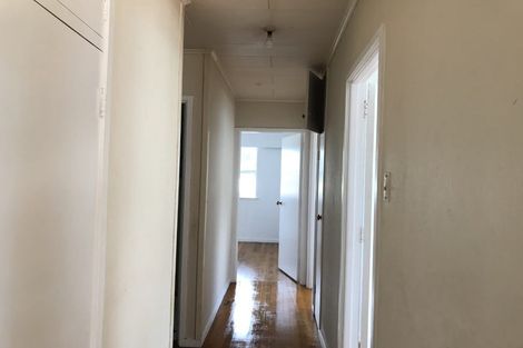 Photo of property in 121 Vodanovich Road, Te Atatu South, Auckland, 0610