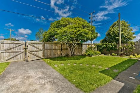 Photo of property in 16 Woodglen Road, Glen Eden, Auckland, 0602