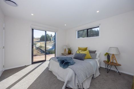 Photo of property in 60 Kirimoko Crescent, Wanaka, 9305