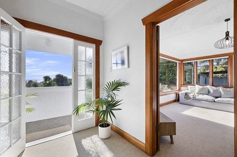 Photo of property in 76 Belt Road, New Plymouth, 4310