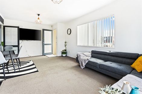 Photo of property in 323 Triangle Road, Massey, Auckland, 0614