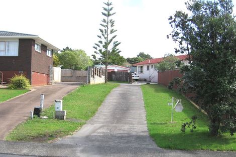Photo of property in 16 Pipitea Place, Massey, Auckland, 0614