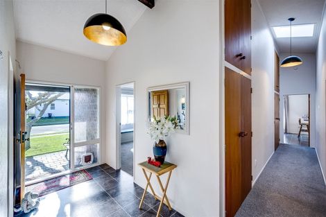 Photo of property in 2 Yeo Place, Taradale, Napier, 4112