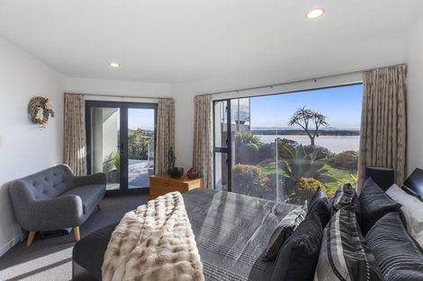 Photo of property in 11a Te Awakura Terrace, Mount Pleasant, Christchurch, 8081