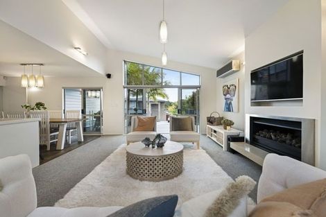 Photo of property in 9 Saint Maroun Rise, The Gardens, Auckland, 2105