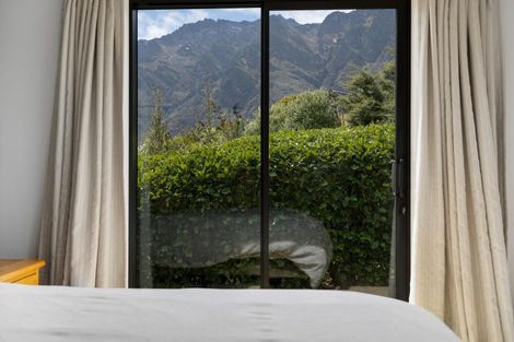 Photo of property in 4 Kinross Lane, Jacks Point, Queenstown, 9371