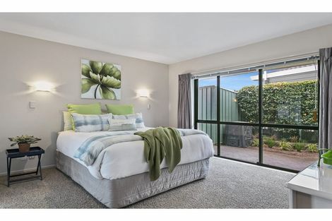 Photo of property in 77 Harvey Street, Waipahihi, Taupo, 3330