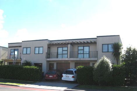 Photo of property in 15 Gunner Drive, Te Atatu Peninsula, Auckland, 0610