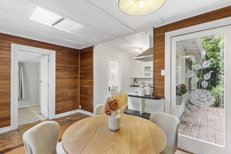 Photo of property in 70 Pleasant Road, Glen Eden, Auckland, 0602