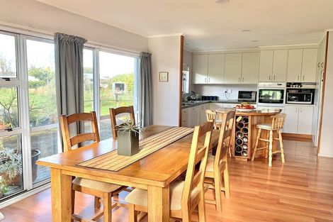 Photo of property in 28 Leeton Drive, Waipukurau, 4200