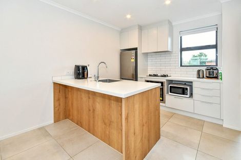 Photo of property in 39 Periko Way, Takanini, 2112