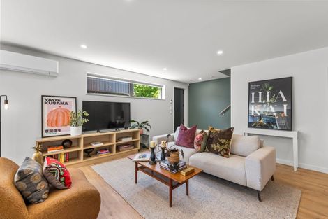 Photo of property in 2/104 Burke Street, Sydenham, Christchurch, 8023