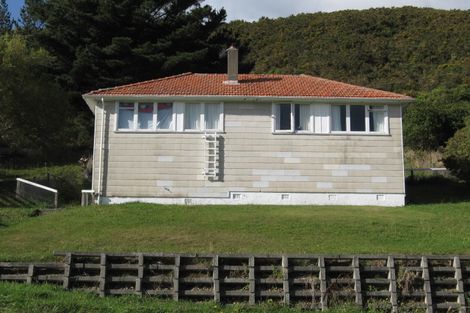 Photo of property in 21 Judd Crescent, Naenae, Lower Hutt, 5011