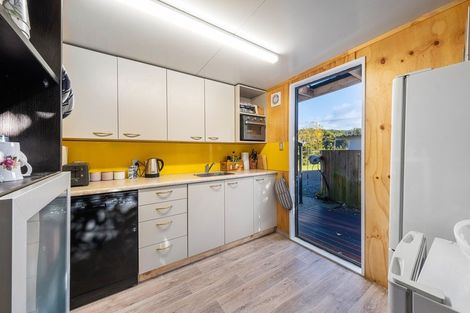 Photo of property in 69 Milton Terrace, Picton, 7220