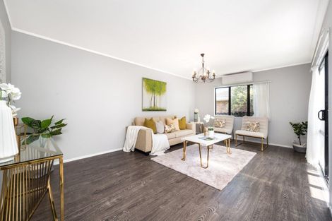 Photo of property in 2/83 Aviemore Drive, Highland Park, Auckland, 2010