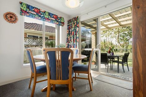 Photo of property in 55 Sovereign Isle Lane, Rototuna, Hamilton, 3210