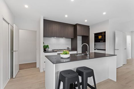 Photo of property in 98 Pepene Avenue, Takanini, 2112