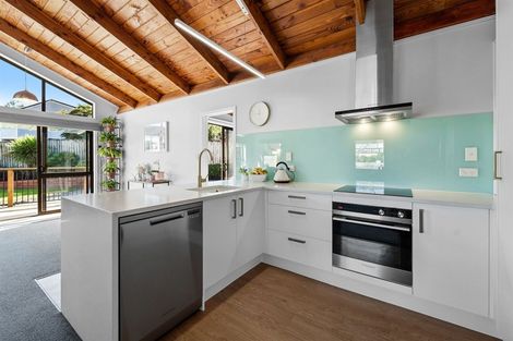 Photo of property in 640a Whangaparaoa Road, Stanmore Bay, Whangaparaoa, 0932