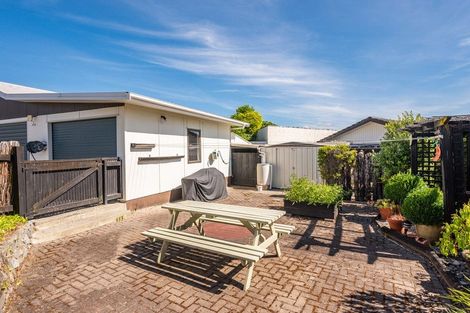 Photo of property in 15 Kanawa Street, Waikanae, 5036