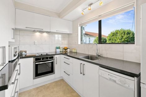 Photo of property in 76a Tukapa Street, Westown, New Plymouth, 4310