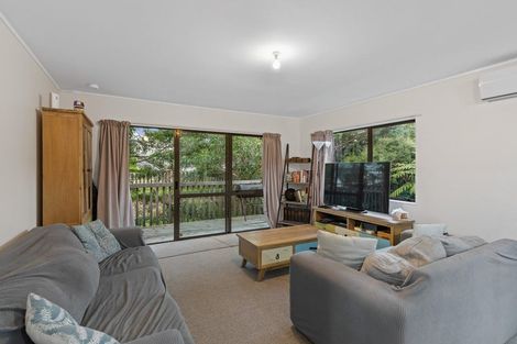 Photo of property in 6 Logan Lane, Stanmore Bay, Whangaparaoa, 0932