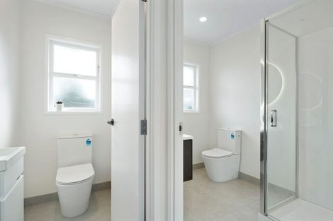Photo of property in 112b Roberts Road, Te Atatu South, Auckland, 0610