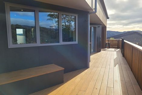 Photo of property in 47 Seymour Grove, Kingsley Heights, Upper Hutt, 5018