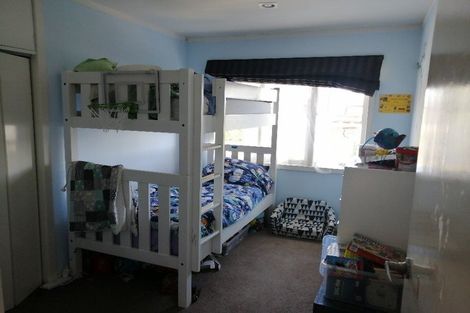 Photo of property in 32 Golf Road, New Lynn, Auckland, 0600