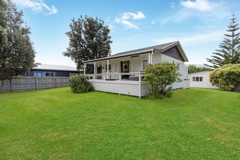 Photo of property in 312 Ocean Road, Whangamata, 3620