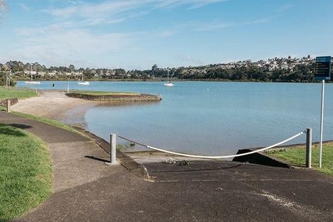 Photo of property in 2/104 Matipo Road, Mairangi Bay, Auckland, 0630