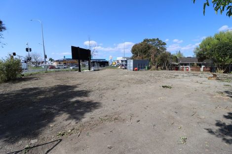 Photo of property in 320 Lincoln Road, Henderson, Auckland, 0610