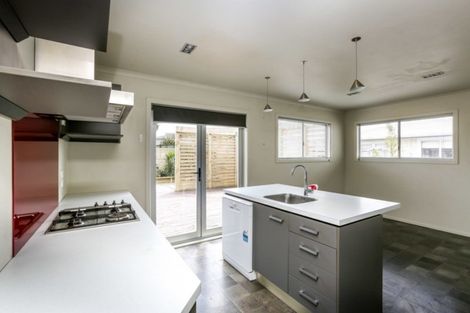 Photo of property in 27 Rospeath Crescent, Spotswood, New Plymouth, 4310