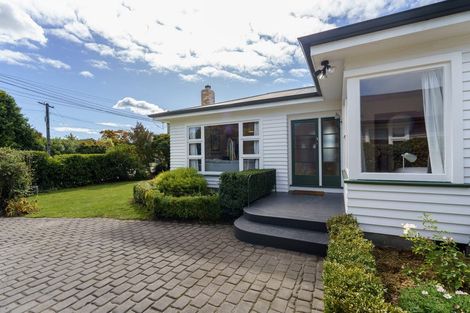 Photo of property in 11 Verran Place, Fendalton, Christchurch, 8052