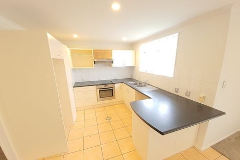 Photo of property in 17 Scotts Field Drive, Takanini, 2112