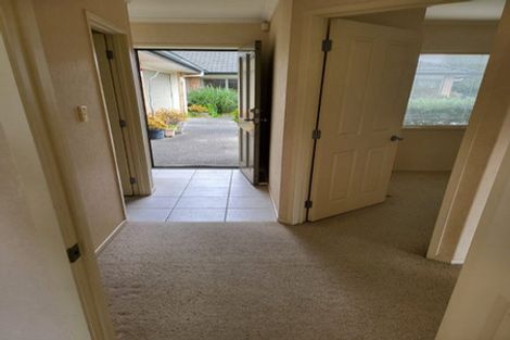 Photo of property in 19 Ballymore Drive, Pinehill, Auckland, 0632