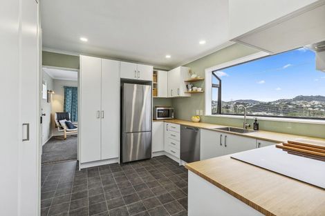 Photo of property in 13 Tanera Crescent, Brooklyn, Wellington, 6021