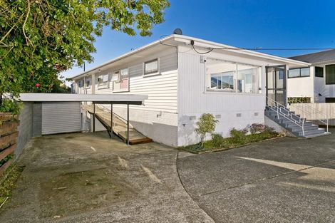 Photo of property in 96 Pupuke Road, Hillcrest, Auckland, 0627